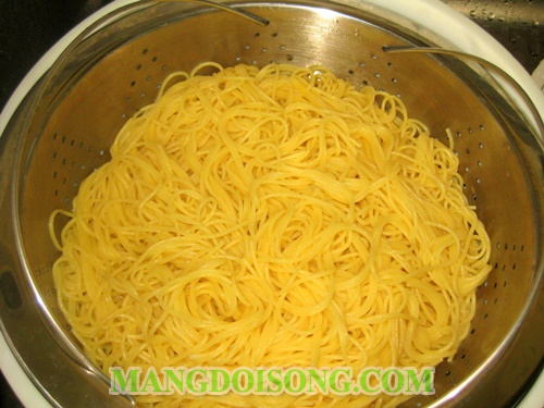 Cách làm mì xào bò ngon thơm lừng cho bữa điểm tâm sáng 2