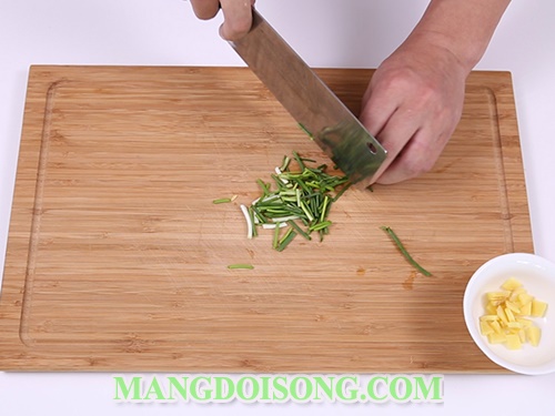 Cách làm mực xào cay ngon hấp dẫn cho bữa cơm chiều gia đình thêm đầm ấm 2