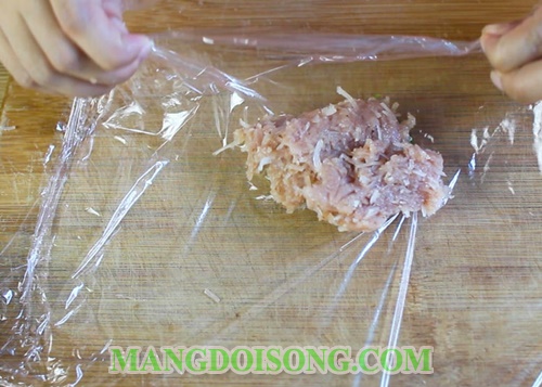 Cách làm nem chua tại nhà ngon để biếu tết hay làm món ngon ngày tết cho gia đình 10