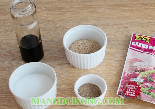 Cách làm nem chua tại nhà ngon để biếu tết hay làm món ngon ngày tết cho gia đình 2