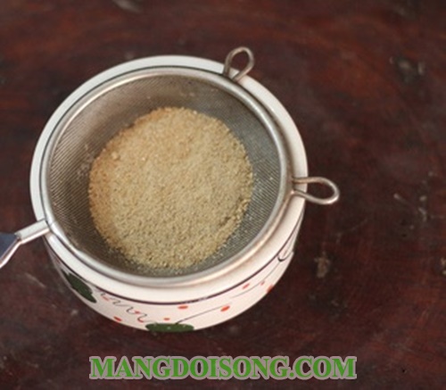 Cách làm nem thính chua cay ngon từ tai lợn 9