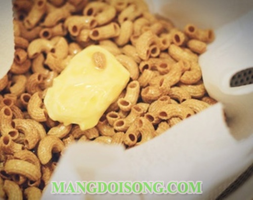 Cách làm nui chiên bơ lắc phô mai thơm ngon dùng làm món ăn vặt vô cùng hấp dẫn cho cả nhà 4