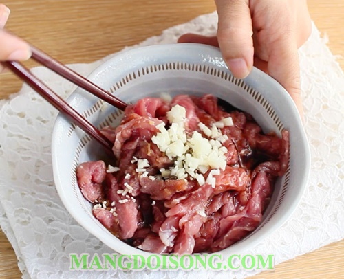 Cách làm phở xào bò ngon rau cải cà chua hấp dẫn ngày cuối tuần 4