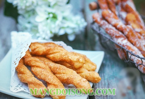 Cách làm quẩy nóng ngọt chiên giòn xoắn hình dây thừng 15
