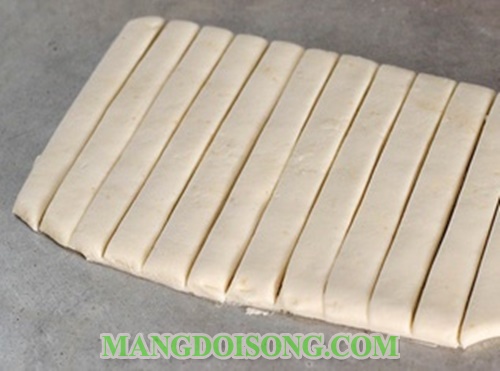 Cách làm quẩy nóng ngọt chiên giòn xoắn hình dây thừng 7