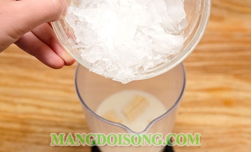 Cách làm sinh tố chuối ngon sữa chua hấp dẫn cho cả nhà thưởng thức 3