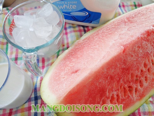 Cách làm sinh tố dưa hấu ngon đơn giản tại nhà 1
