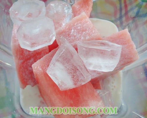 Cách làm sinh tố dưa hấu ngon đơn giản tại nhà 3