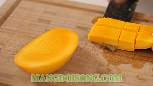 Cách làm sinh tố xoài ngon đơn giản tại nhà cho cả nhà thưởng thức ngày nóng 2