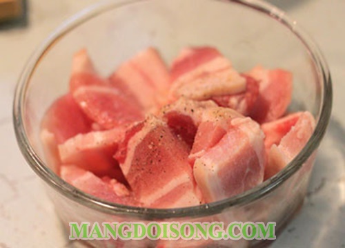 Cách làm thịt kho dừa ngon đúng điệu cho bữa cơm gia đình thêm phong phú 2