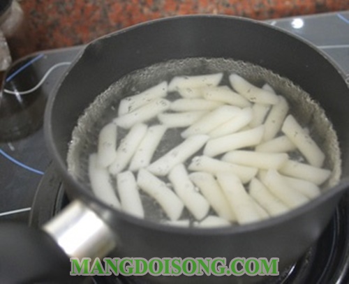 Cách làm Tokbokki cay phô mai Hàn Quốc đơn giản tại nhà ngon như ngoài tiệm 1