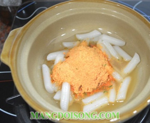 Cách làm Tokbokki cay phô mai Hàn Quốc đơn giản tại nhà ngon như ngoài tiệm 3