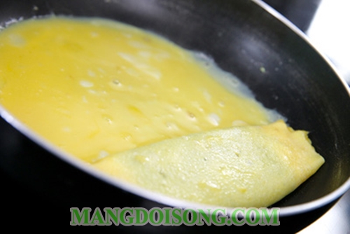 Cách làm trứng cuộn kiểu nhật thơm ngon hấp dẫn cho bữa cơm gia đình ngon như nhà hàng 9