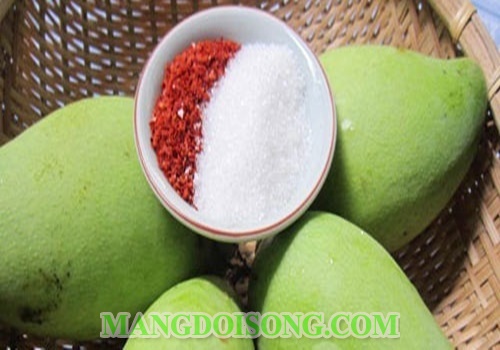 Cách làm xoài dầm muối ớt chua ngọt ngon đúng điệu dùng làm món ăn vặt hấp dẫn 1