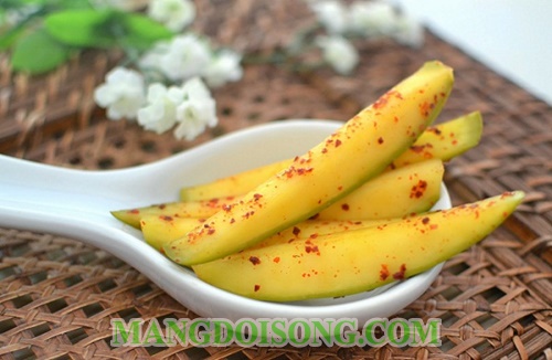 Cách làm xoài dầm muối ớt chua ngọt ngon đúng điệu dùng làm món ăn vặt hấp dẫn 6