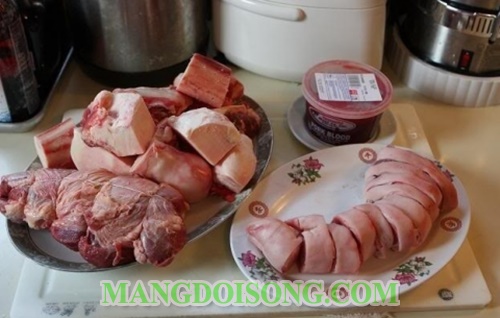 Cách nấu bún bò huế ngon thơm đậm đà cho ngày nghĩ cuối tuần làm quà tặng mẹ ngày của mẹ 2