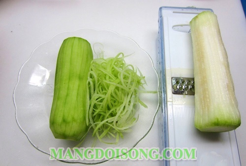 Cách nấu canh bí đao với tôm ngọt mát cho ngày hè nóng bức 3