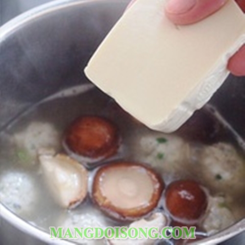 Cách nấu canh đậu phụ nấm hương chả cá ngon đầy đủ chất dinh dưỡng cho bữa cơm gia đình 5