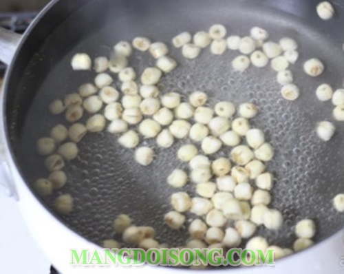 Cách nấu chè hạt sen rong biển ngon tốt cho da đẹp cho dáng làm món ngon hấp dẫn trong tháng 7 3