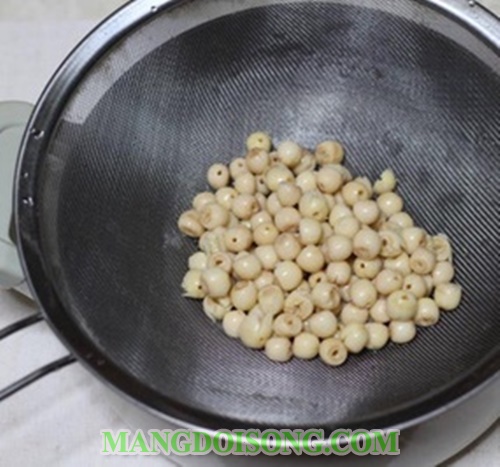 Cách nấu chè hạt sen rong biển ngon tốt cho da đẹp cho dáng làm món ngon hấp dẫn trong tháng 7 9