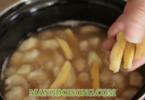 Cách nấu chè sắn nóng dừa nạo thơm ngon hấp dẫn ngày đông 8