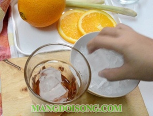 Cách pha trà đào ngâm tươi ngon mát lạnh cho ngày thu thêm hấp dẫn 5
