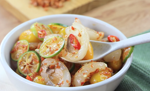 Cách làm chôm chôm xóc muối tắc 5