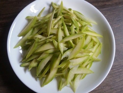 Cách làm nộm cóc xanh thịt gà chua chua ngọt ngọt cho ngày ngán thịt cá 2