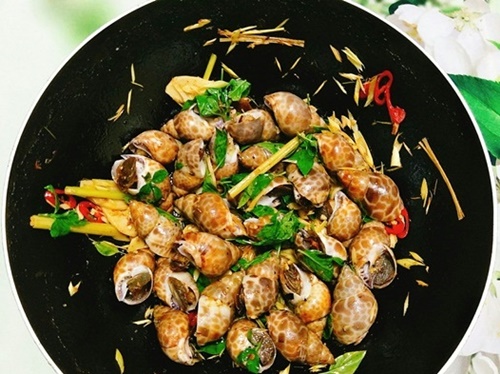Cách làm ốc hương xào sả ớt ngon như ngoài nhà hàng 5