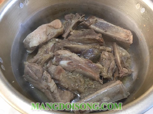 Cách làm sườn xào chua ngọt ngon nhất trang trí bằng cà chua bắt mắt như nhà hàng nhật 5