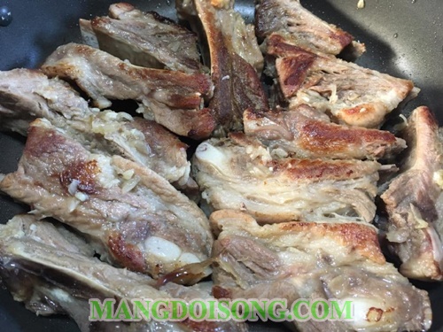 Cách làm sườn xào chua ngọt ngon nhất trang trí bằng cà chua bắt mắt như nhà hàng nhật 6