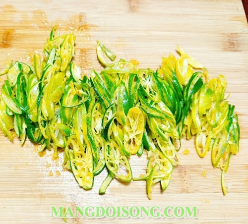 Cách làm tắc xí muội đường phèn ngon không bị đắng 3