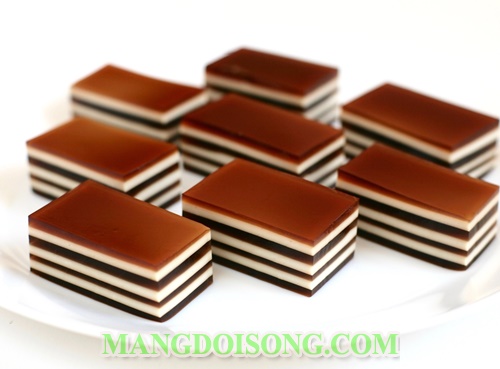 Cách làm thạch rau câu cà phê sữa dừa thơm ngon đơn giản tại nhà 6