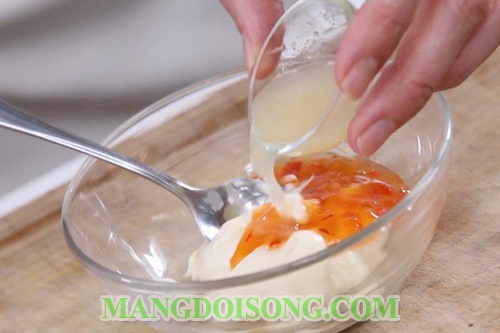 Cách làm tôm chiên giòn xù ngon đẹp mắt như nhà hàng để đãi tiệc 9