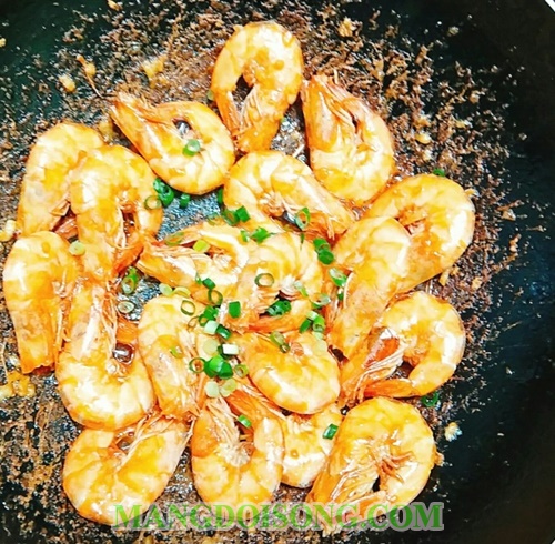 Cách làm tôm rim nước dừa ngon đơn giản tại nhà cho bữa cơm gia đình thêm hạnh phúc 4