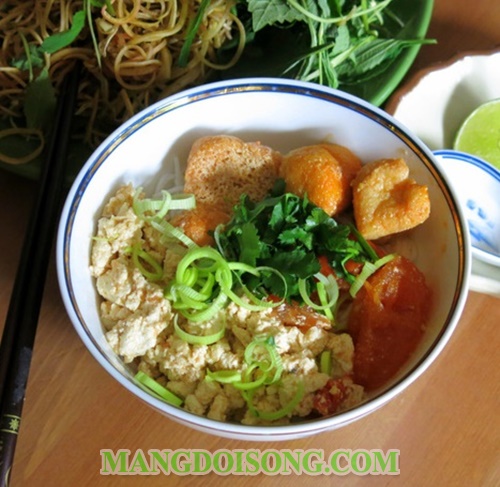 Cách nấu bún riêu chay ngon đơn giản bằng sữa đậu nành 7