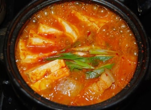 Cách nấu canh kim chi Hàn Quốc 6