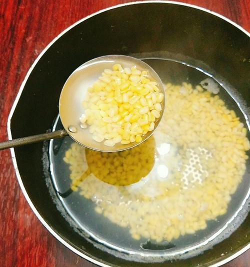 Cách nấu chè hạt sen đậu xanh 3
