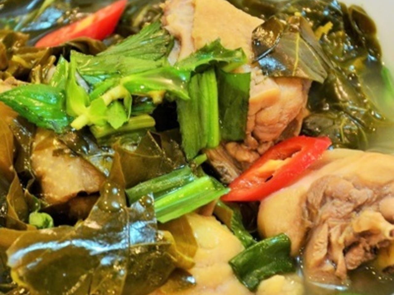 Bí quyết nấu món canh gà lá giang thơm ngon hết nấc 7