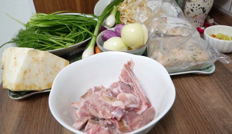 Cách nấu bánh canh chả cá thơm ngon đậm đà nhất 2