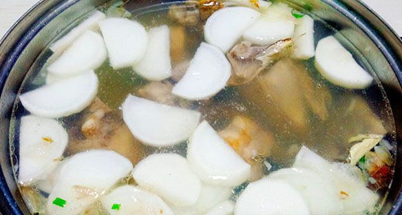Cách nấu bánh canh chả cá thơm ngon đậm đà nhất 4
