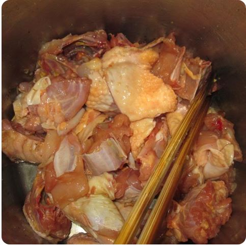 Cách nấu món gà kho trứng cút thơm ngon hấp dẫn nhất 4
