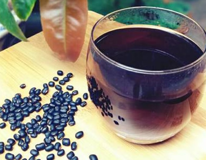 Cách nấu nước đậu đen thanh nhiệt tại nhà 5
