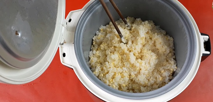 Cách nấu xôi đậu xanh bằng nồi cơm điện ngon đúng chuẩn 7
