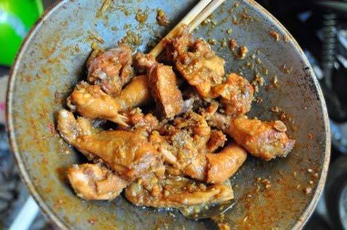 cach-lam-ga-kho-gung-thom-ngon-chuan-vi-dau-bep-6